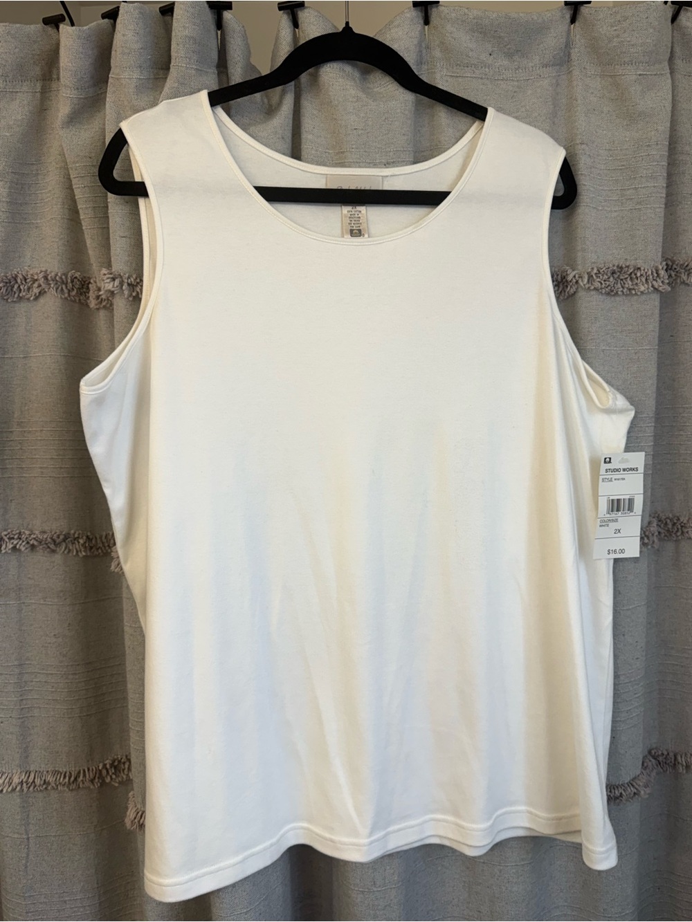 Studio Works Woman's White Tank Top - SIZE 2X NWT
